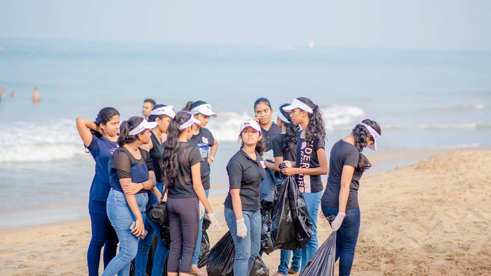 dark-events-beach-cleaning-2020